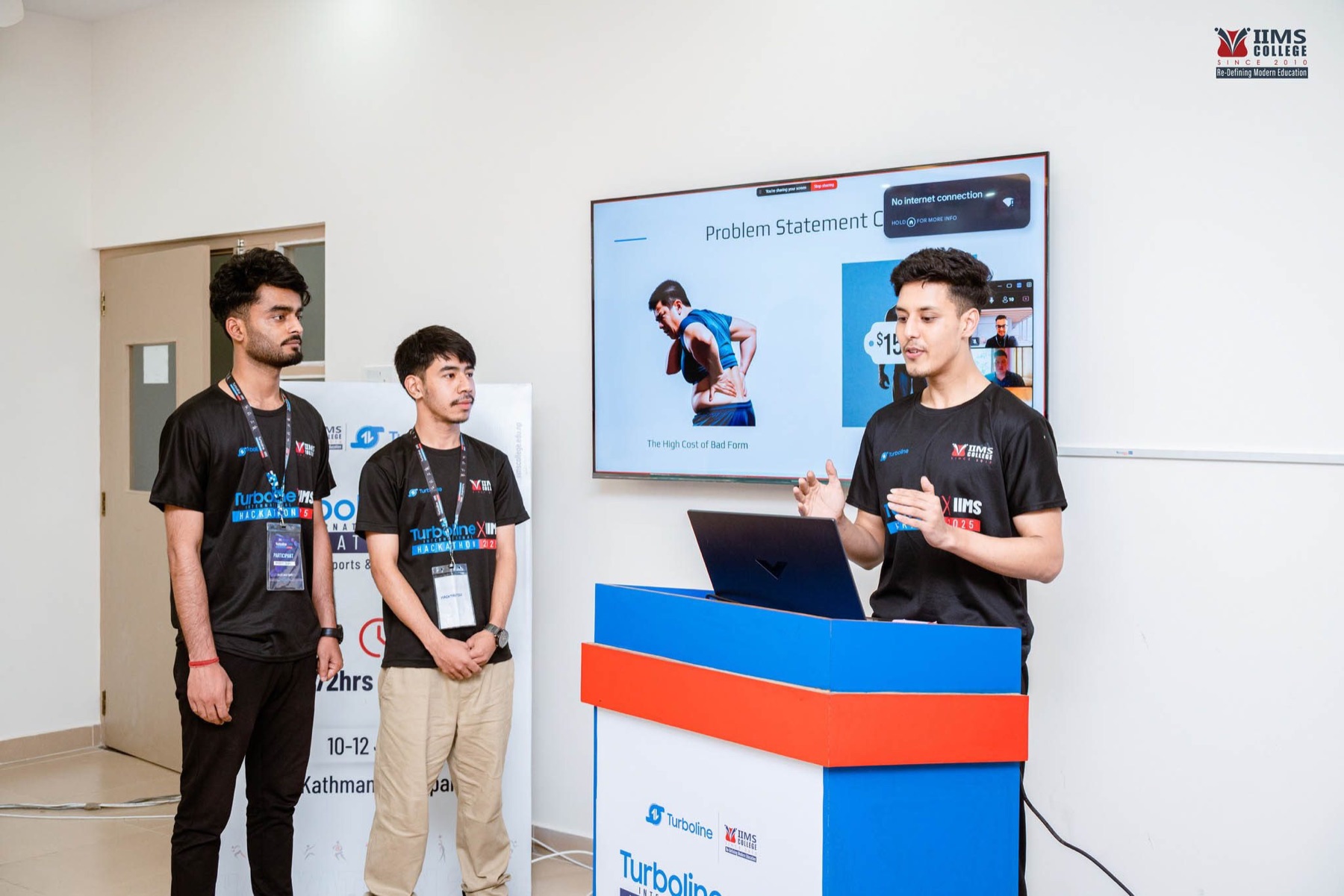 A finalist team presenting its project during the final round